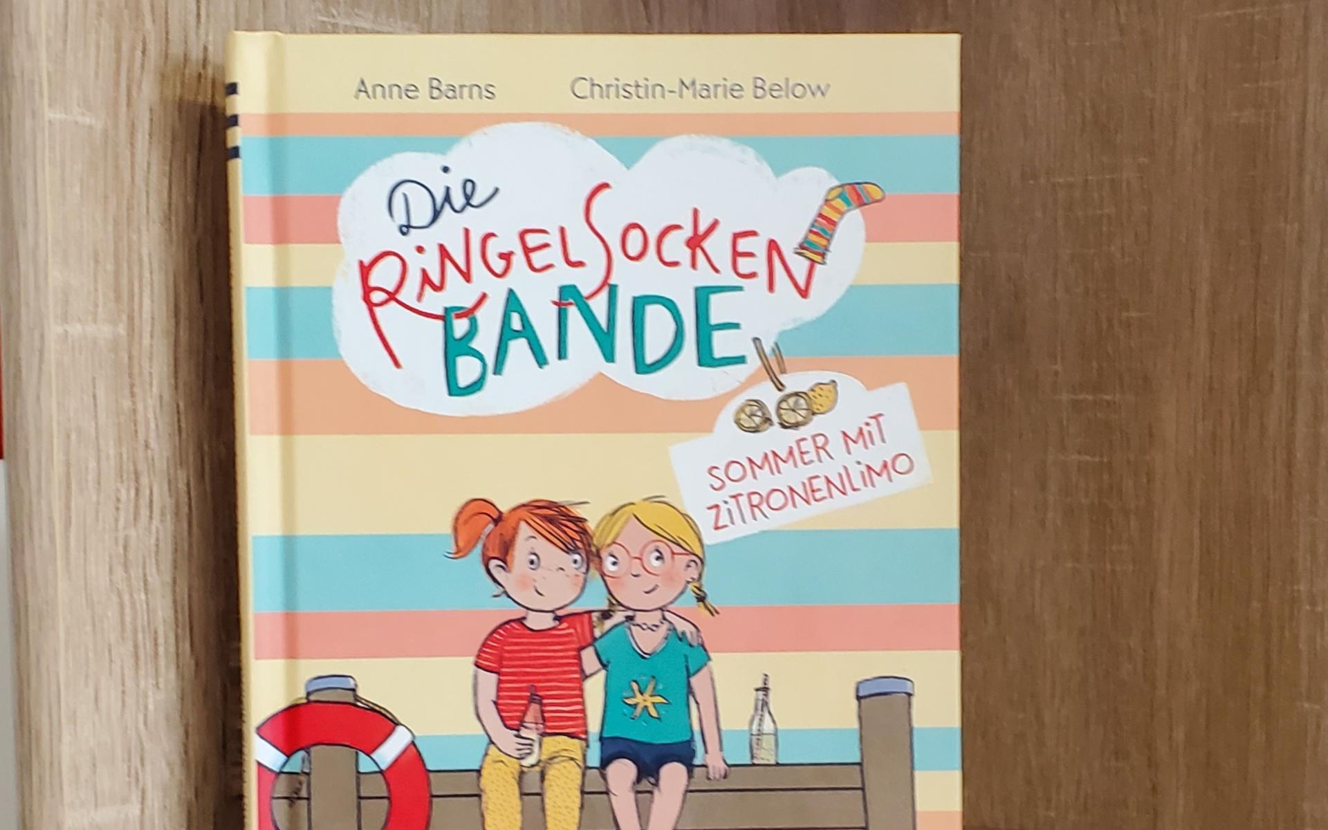 Buch im Regal